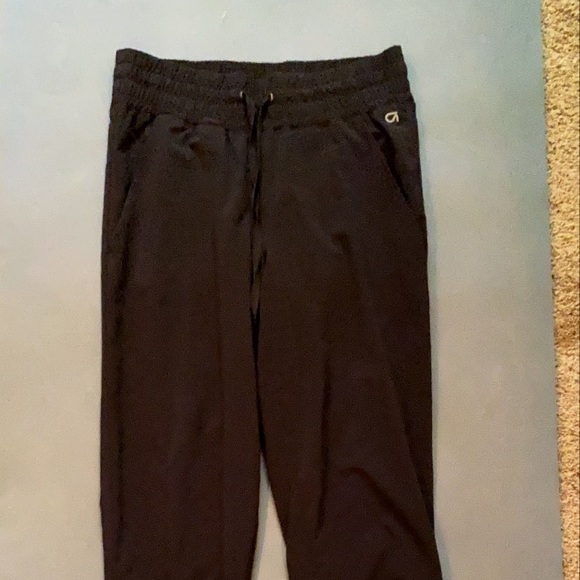 GAP FIT black joggers!! Super comfy/ barely worn - Picture 1 of 3